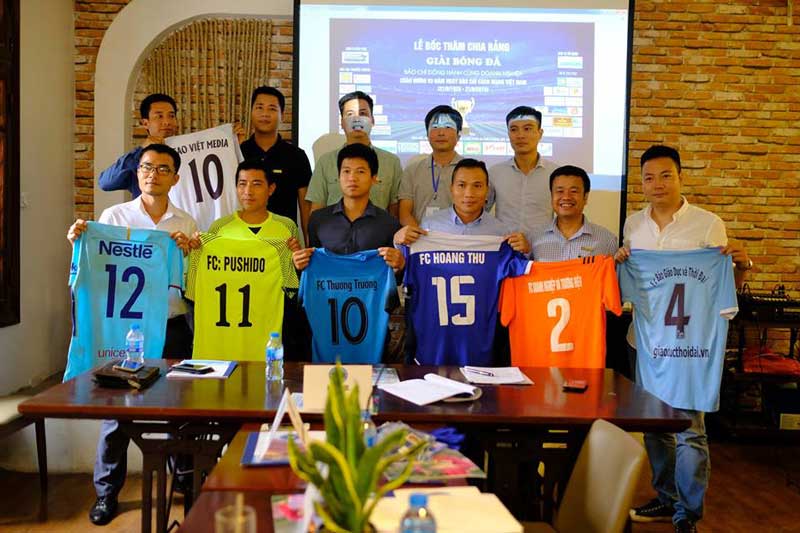 giai-bong-da-bao-chi-dong-hanh-cung-doanh-nghiep-3 giai-bong-da-bao-chi-dong-hanh-cung-doanh-nghiep-3.jpg