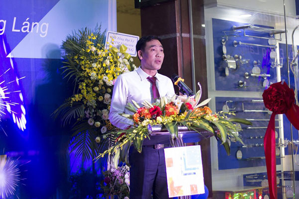 Giam-doc-nguyen-van-dien-phat-bieu-trong-le-khai-truong-showroom-moi-2.JPG