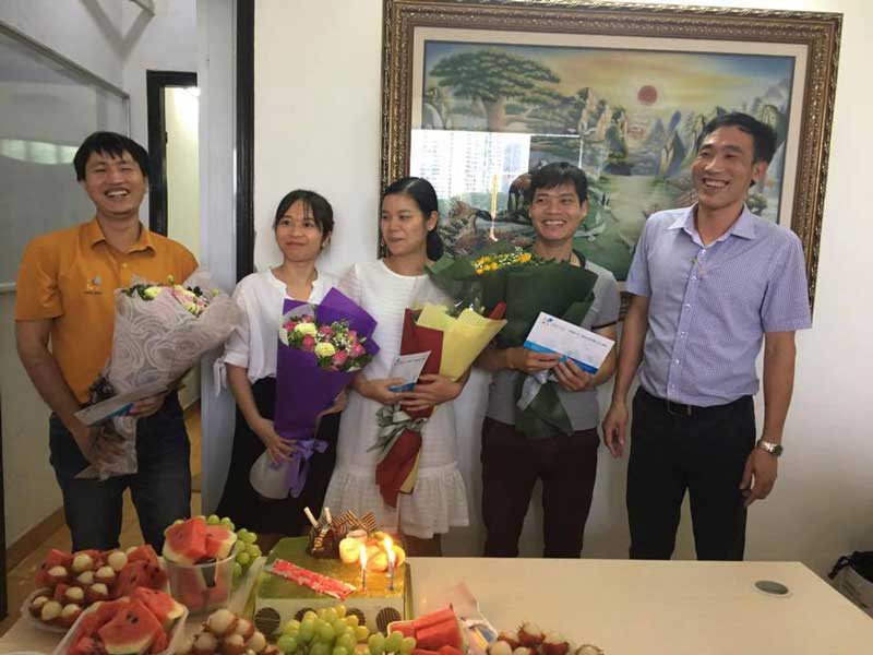 hai-linh-chuc-mung-sinh-nhat-4-thanh-vien-trong-thang-9-1-1 Hai-linh-chuc-mung-sinh-nhat-4-thanh-vien-trong-thang-9-1.jpg