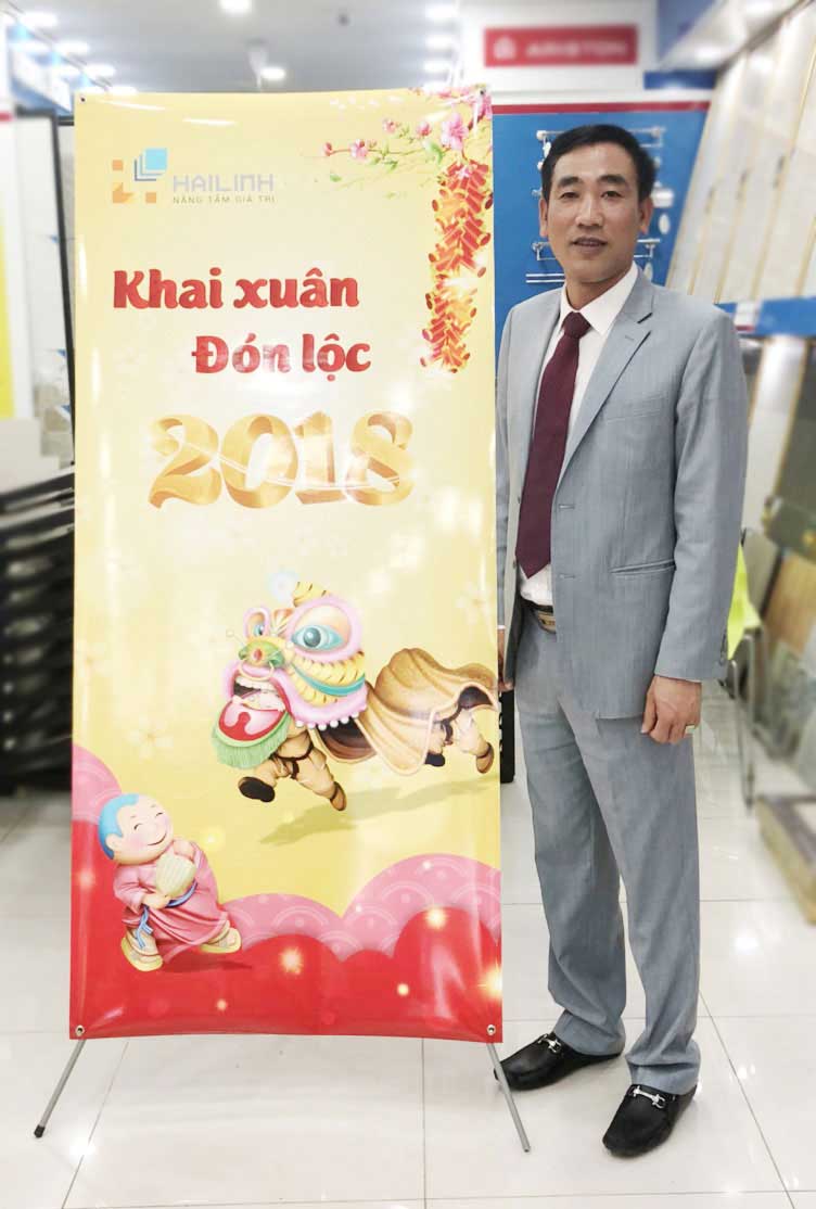 hai-linh-ron-rang-khong-khi-khai-xuan-don-loc-dau-nam-2018-1.jpg