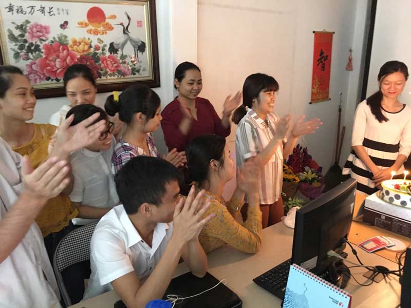 hai-linh-to-chuc-sinh-nhat-thang-5-am-ap-cho-can-bo-nhan-vien-3 hai-linh-to-chuc-sinh-nhat-thang-5-am-ap-cho-can-bo-nhan-vien-3.jpg