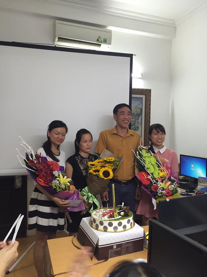 hai-linh-to-chuc-sinh-nhat-thang-5-am-ap-cho-can-bo-nhan-vien-7 hai-linh-to-chuc-sinh-nhat-thang-5-am-ap-cho-can-bo-nhan-vien-7.jpg