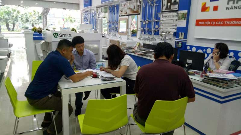 he-thong-showroom-hai-linh-bat-dau-hut-khach-dip-cuoi-nam-14 he-thong-showroom-hai-linh-bat-dau-hut-khach-dip-cuoi-nam-14.jpg