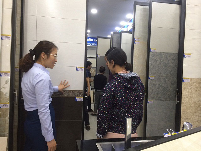 hot-ron-rang-he-sang-om-ngay-qua-khung-len-den-10-trieu-dong-001 hot-ron-rang-he-sang-om-ngay-qua-khung-len-den-10-trieu-dong-001.jpg