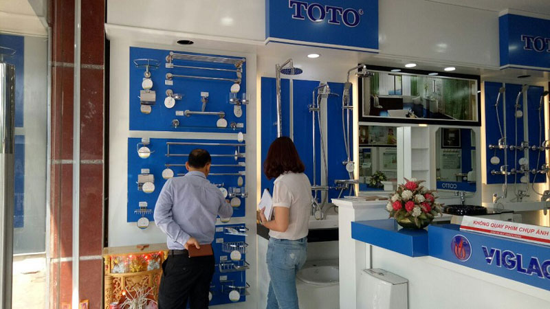khach-tu-cac-tinh-do-ve-showroom-hai-linh-tan-huong-uu-dai-lon-4 khach-tu-cac-tinh-do-ve-showroom-hai-linh-tan-huong-uu-dai-lon-4.jpg