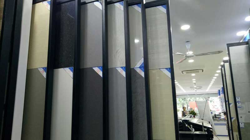 khach-tu-cac-tinh-do-ve-showroom-hai-linh-tan-huong-uu-dai-lon-6 khach-tu-cac-tinh-do-ve-showroom-hai-linh-tan-huong-uu-dai-lon-6.jpg