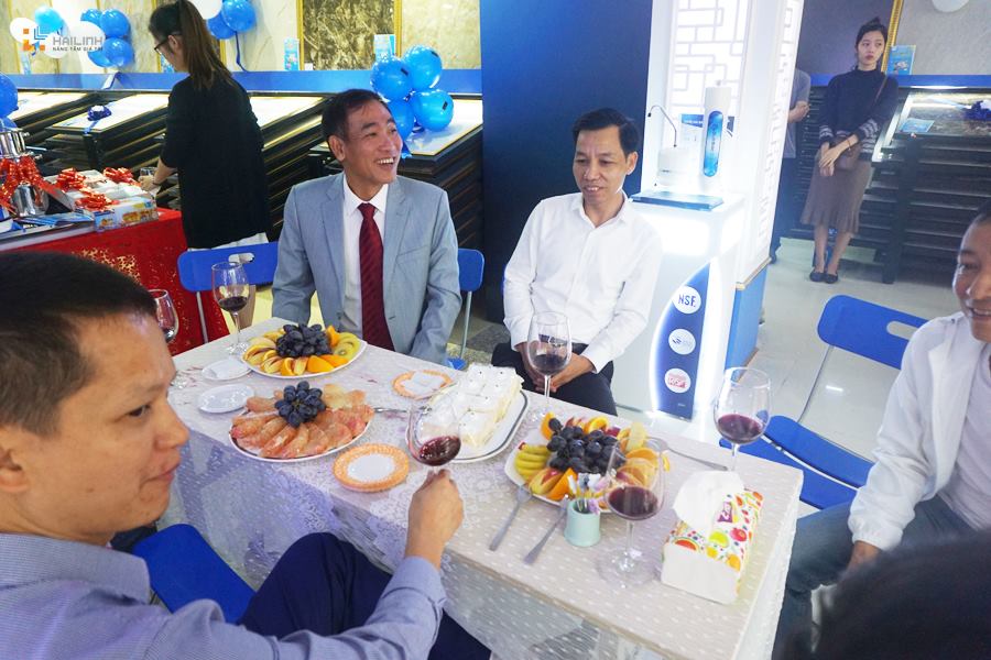 khai-truong-hai-linh-4-4.jpg