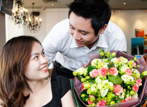 ngay-20-10-ban-dac-biet-trong-mat-me-vo-voi-qua-tang-doc-la-2 ngay-20-10-ban-dac-biet-trong-mat-me-vo-voi-qua-tang-doc-la-2.jpg