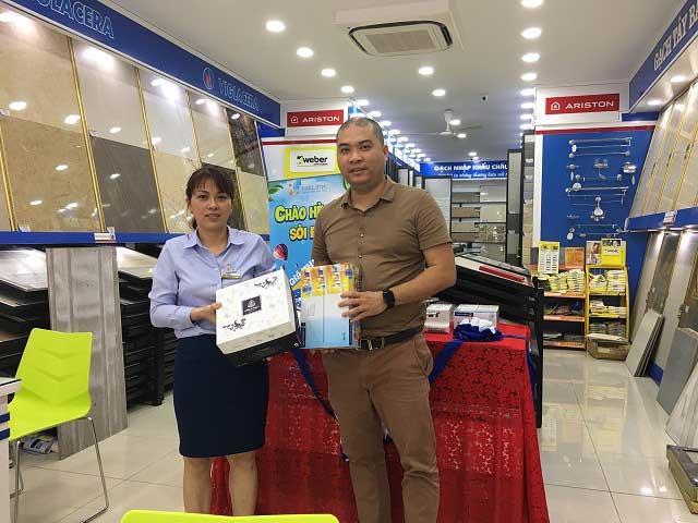 suc-nong-chuong-trinh-khuyen-mai-tang-qua-khung-tai-showroom-hai-linh-1.jpg