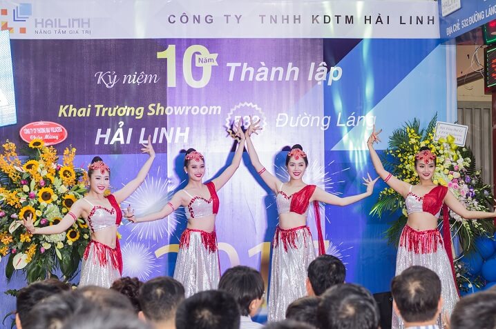 toan-canh-le-ky-niem-va-khai-truong-showroom-hai-linh-532-duong-lang5.jpg
