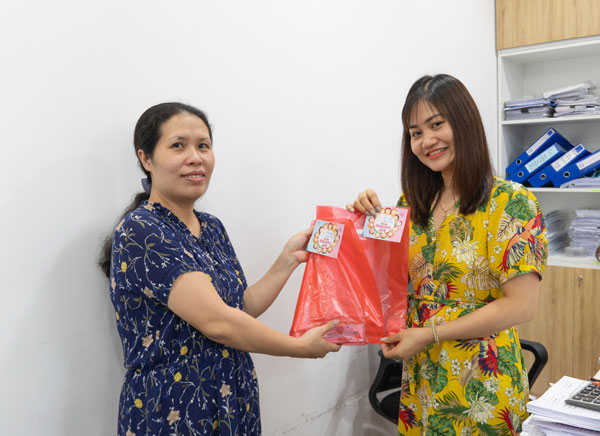 Công đoàn Hải Linh tặng quà 1/6 con em cán bộ nhân viên