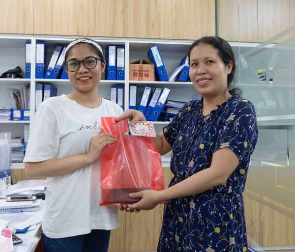 Công đoàn Hải Linh tặng quà 1/6 con em cán bộ nhân viên