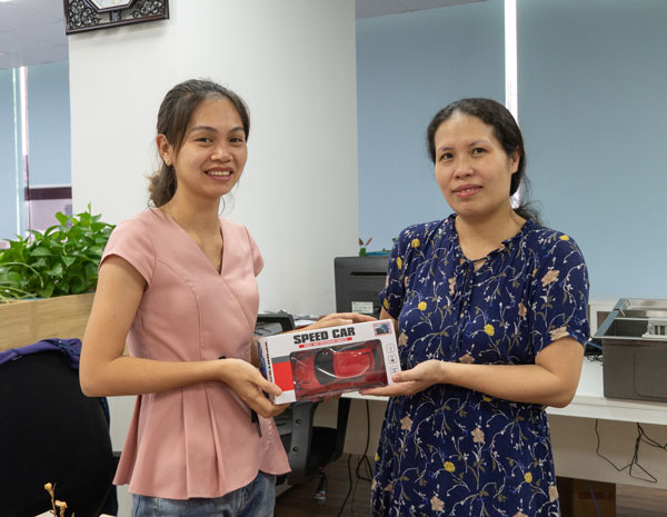 Công đoàn Hải Linh tặng quà 1/6 con em cán bộ nhân viên