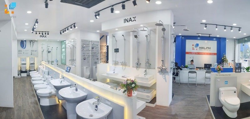 Khu trưng bày các sản phẩm thiết bị vệ sinh tại showroom Hải Linh.